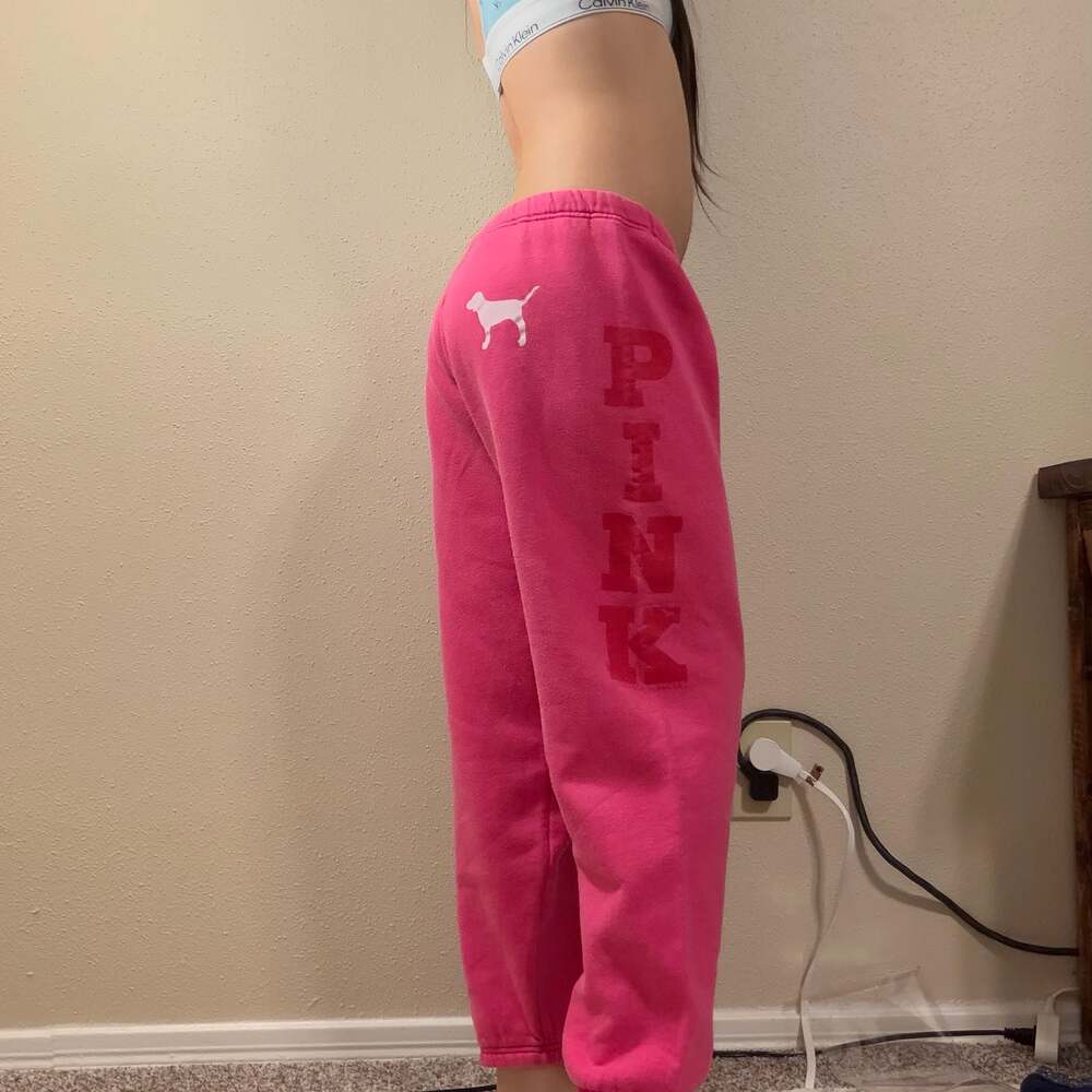 Victoria's Secret PINK Hot Pink Fleece Campus Sweatpants Medium Logo Joggers
